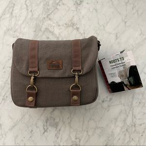 ROOTS | Camera Messenger Bag (Flannel Collection)
